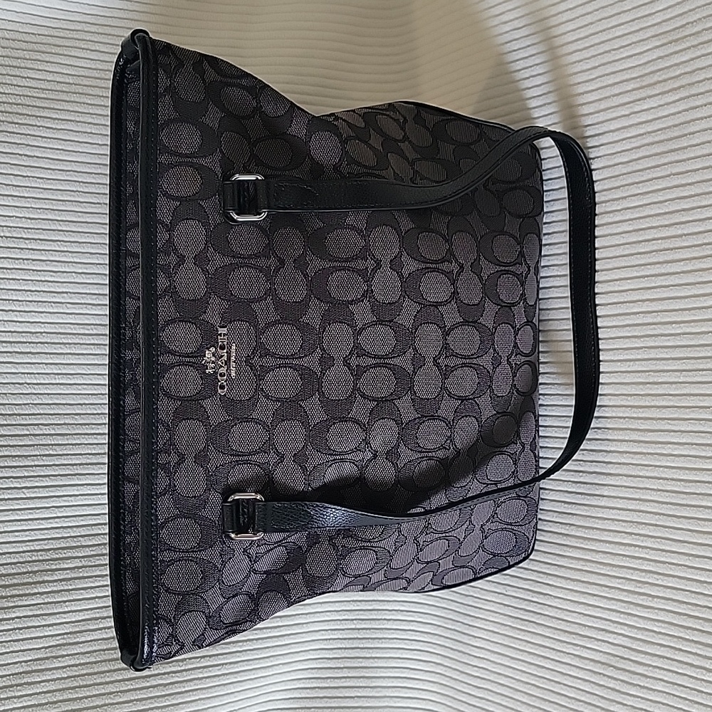 Coach Signature Zip Top Tote in Canvas